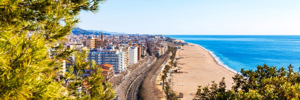 Agosto en Calella en hotel 4* Superior con Pensión Completa