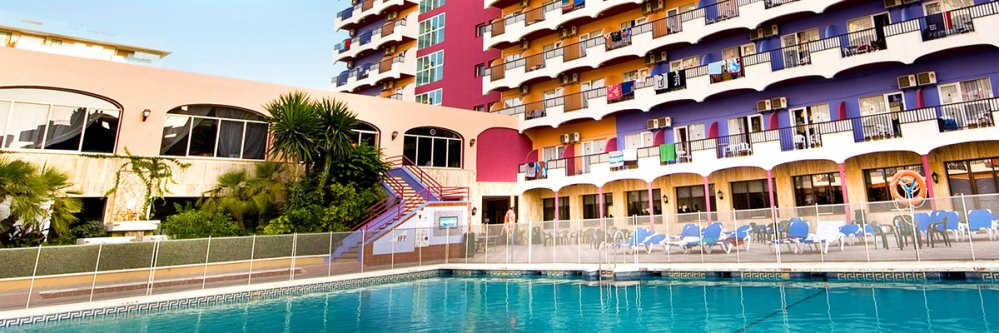 ¡La costa malagueña te espera! Hotel 4* con Media Pensión y spa